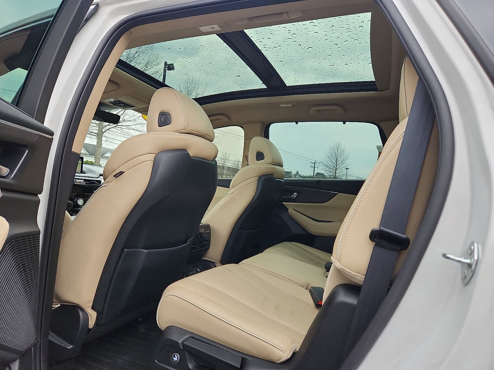 Used 2023 Acura MDX SH-AWD w/ Advance Package image 11