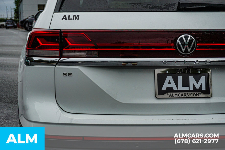 Used 2024 Volkswagen Atlas SE AWD/4WD image 12