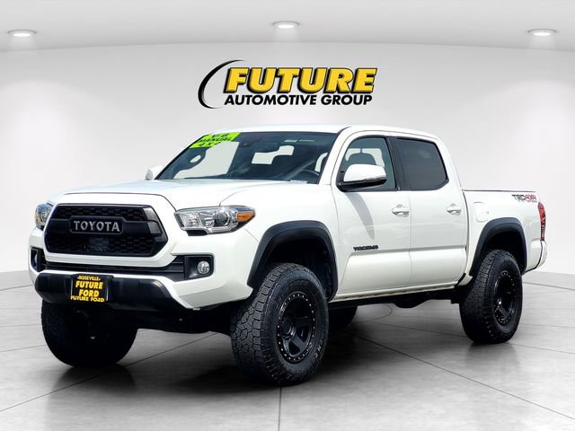 Used 2019 Toyota Tacoma TRD Off-Road w/ Technology Package AWD/4WD image 8