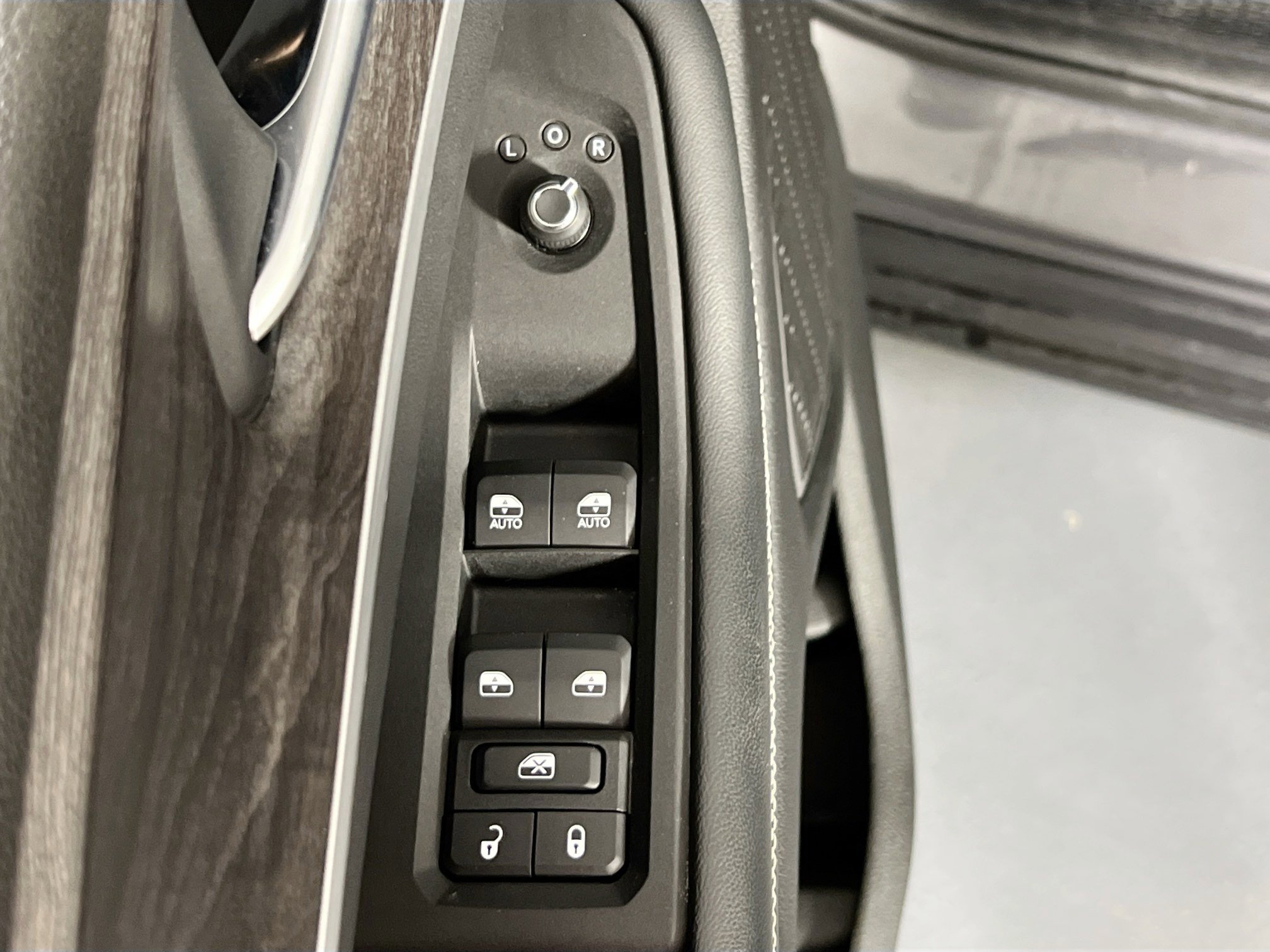 Used 2022 Jeep Grand Cherokee Limited image 17