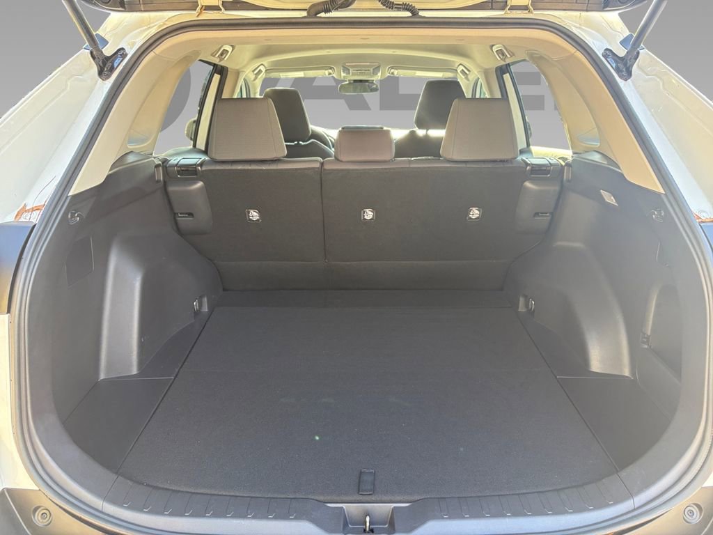 Used 2021 Toyota RAV4 XLE image 20