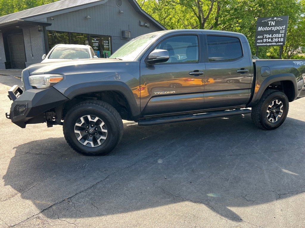 Used 2017 Toyota Tacoma TRD Off-Road image 13