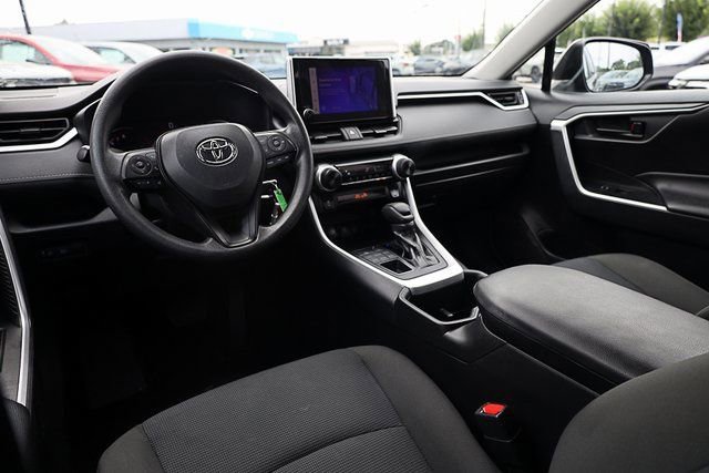 Used 2024 Toyota RAV4 LE image 4