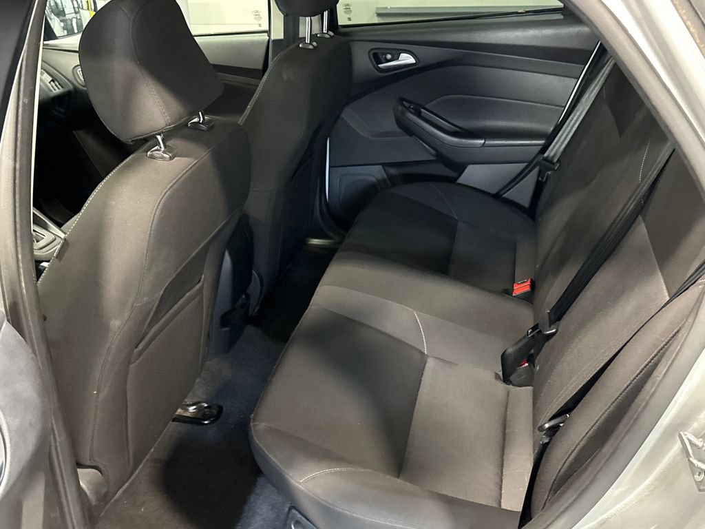 Used 2015 Ford Focus SE FWD image 9
