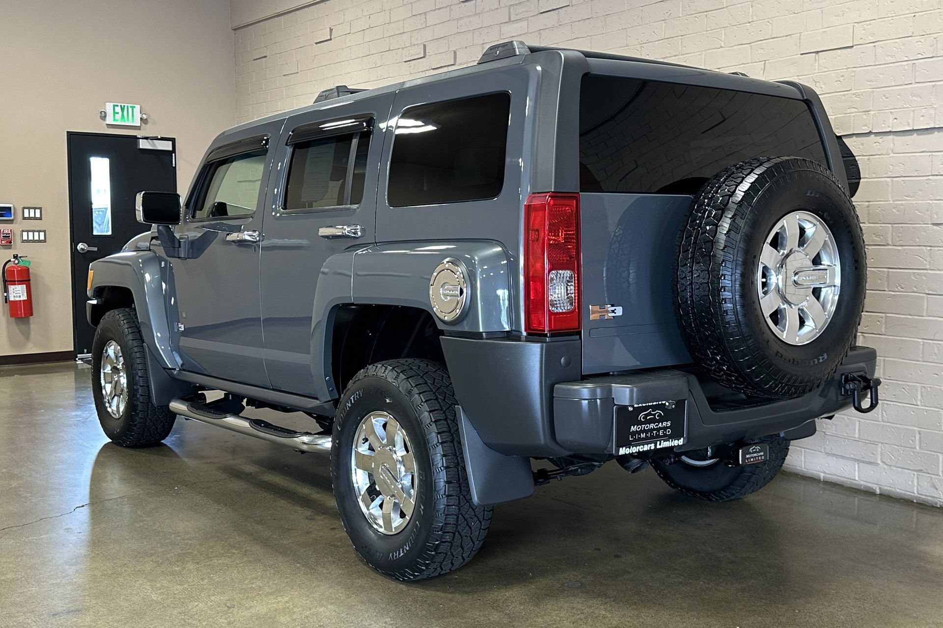 Used 2009 HUMMER H3 Luxury AWD/4WD image 6