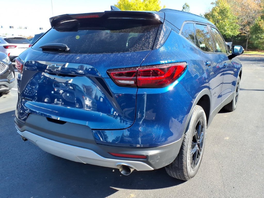 Used 2023 Chevrolet Blazer LT w/ Midnight/Sport Edition FWD image 4