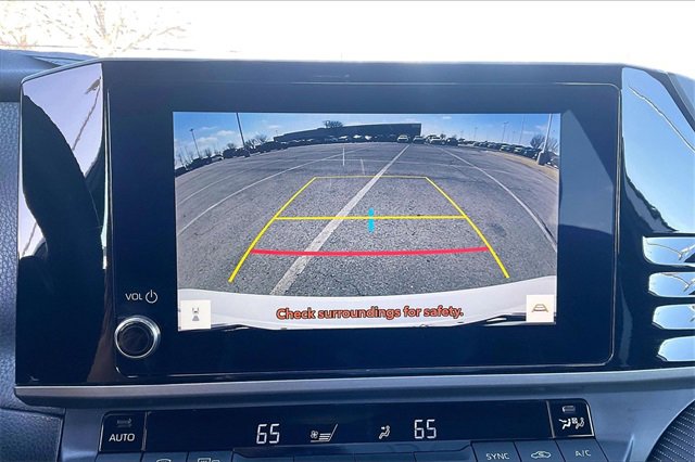 Used 2025 Toyota Camry SE image 19