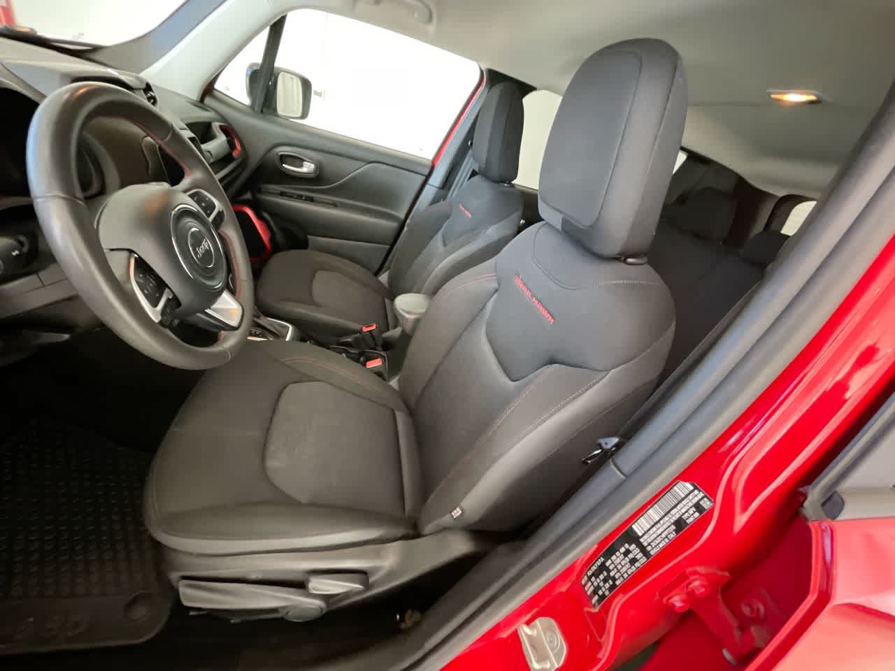 Used 2023 Jeep Renegade Trailhawk AWD/4WD image 11