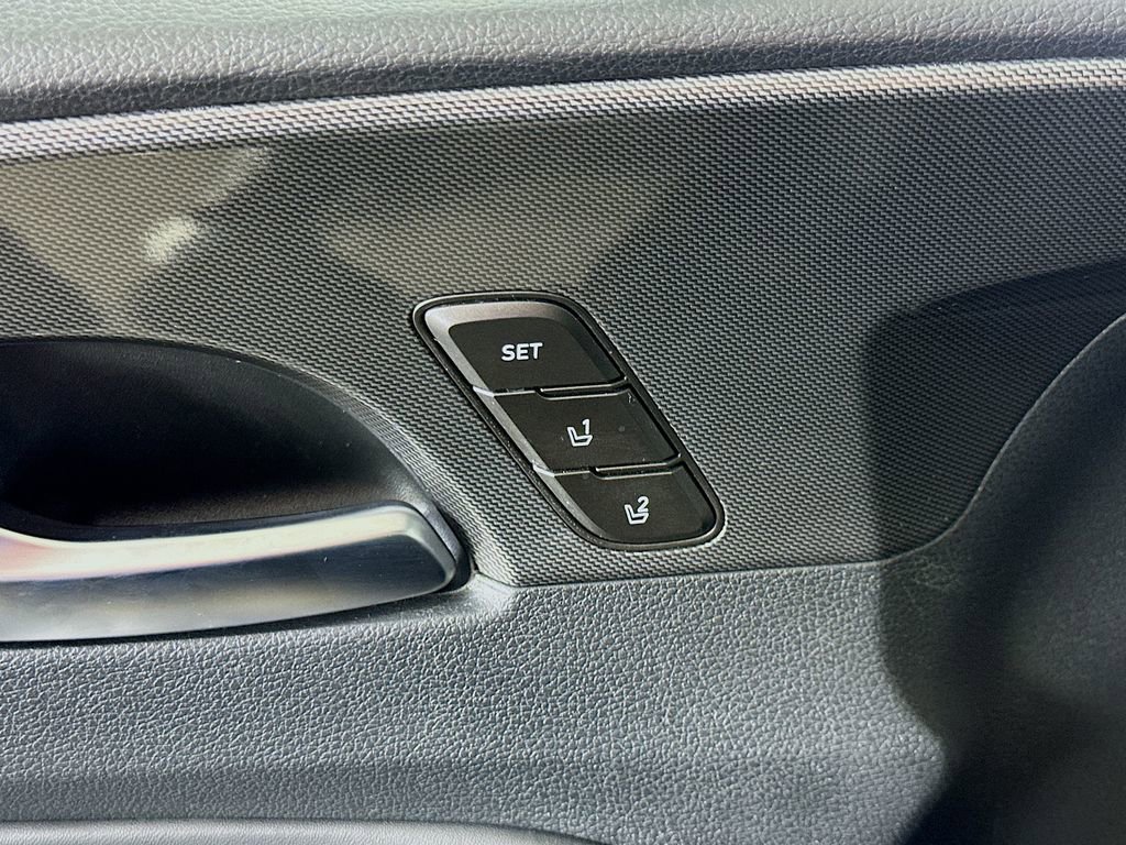 Used 2022 Hyundai Santa Fe Limited image 21