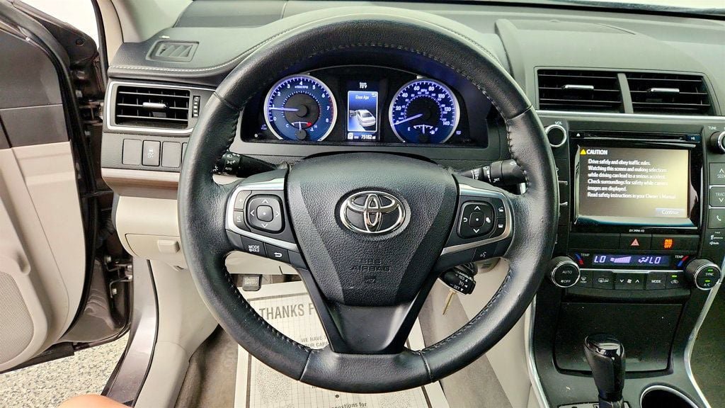 Used 2017 Toyota Camry XLE FWD image 13