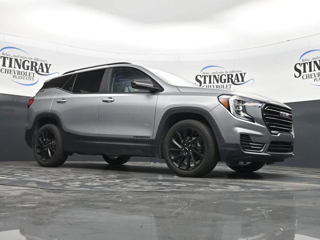 Used 2023 GMC Terrain SLE w/ Driver Convenience Package FWD image 26