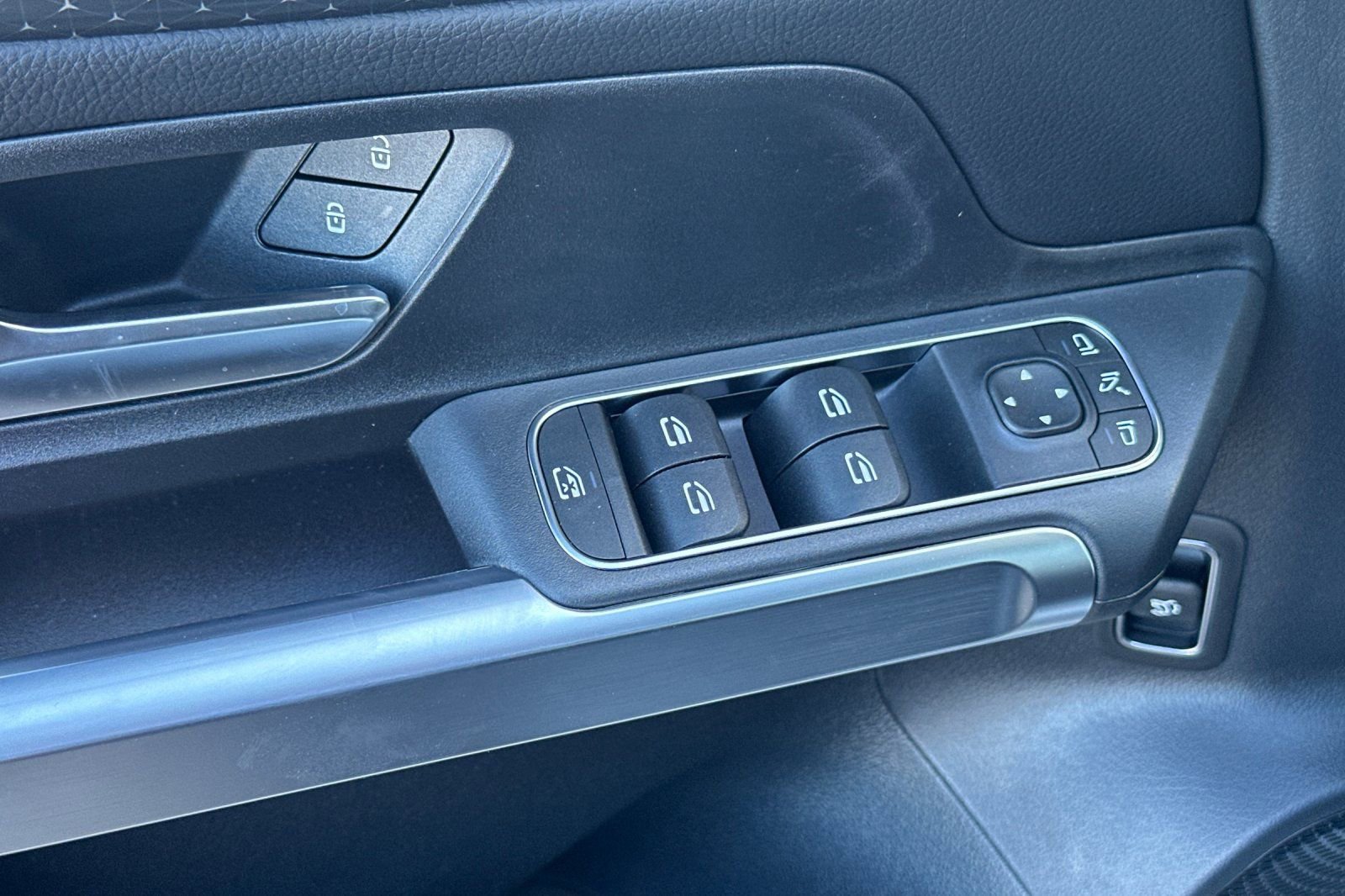 New 2026 Mercedes-Benz GLB 250 image 22