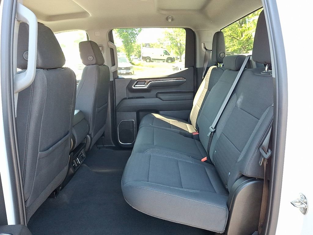 Used 2024 Chevrolet Silverado 1500 LT AWD/4WD image 10