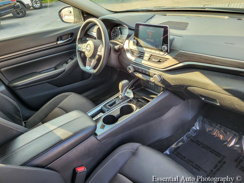 Used 2024 Nissan Altima 2.5 SV FWD image 31