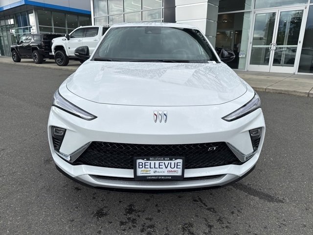 New 2025 Buick Envista Sport Touring image 9