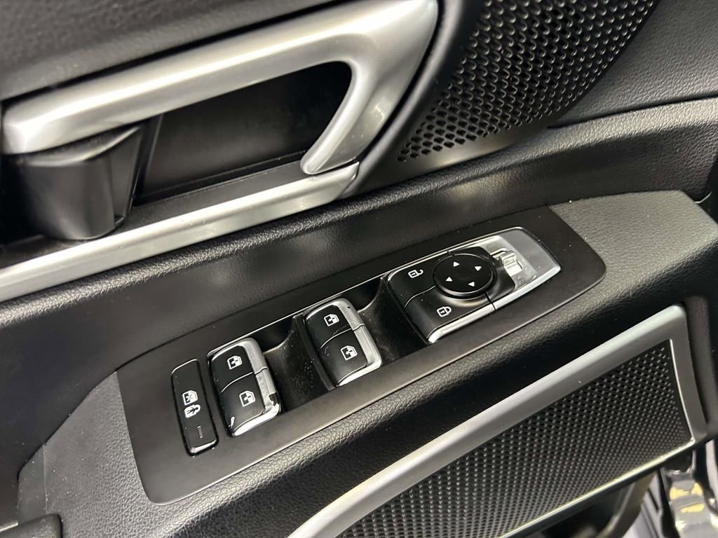 Used 2022 Kia Telluride S FWD image 18