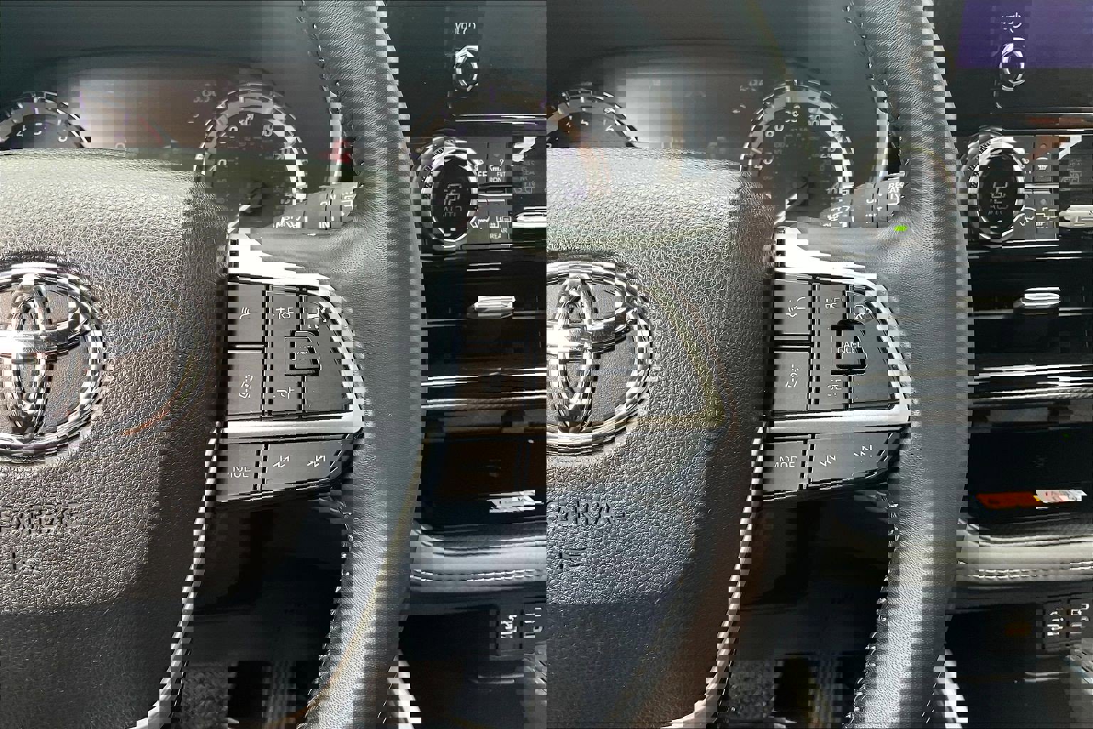 Used 2023 Toyota Highlander XSE image 24