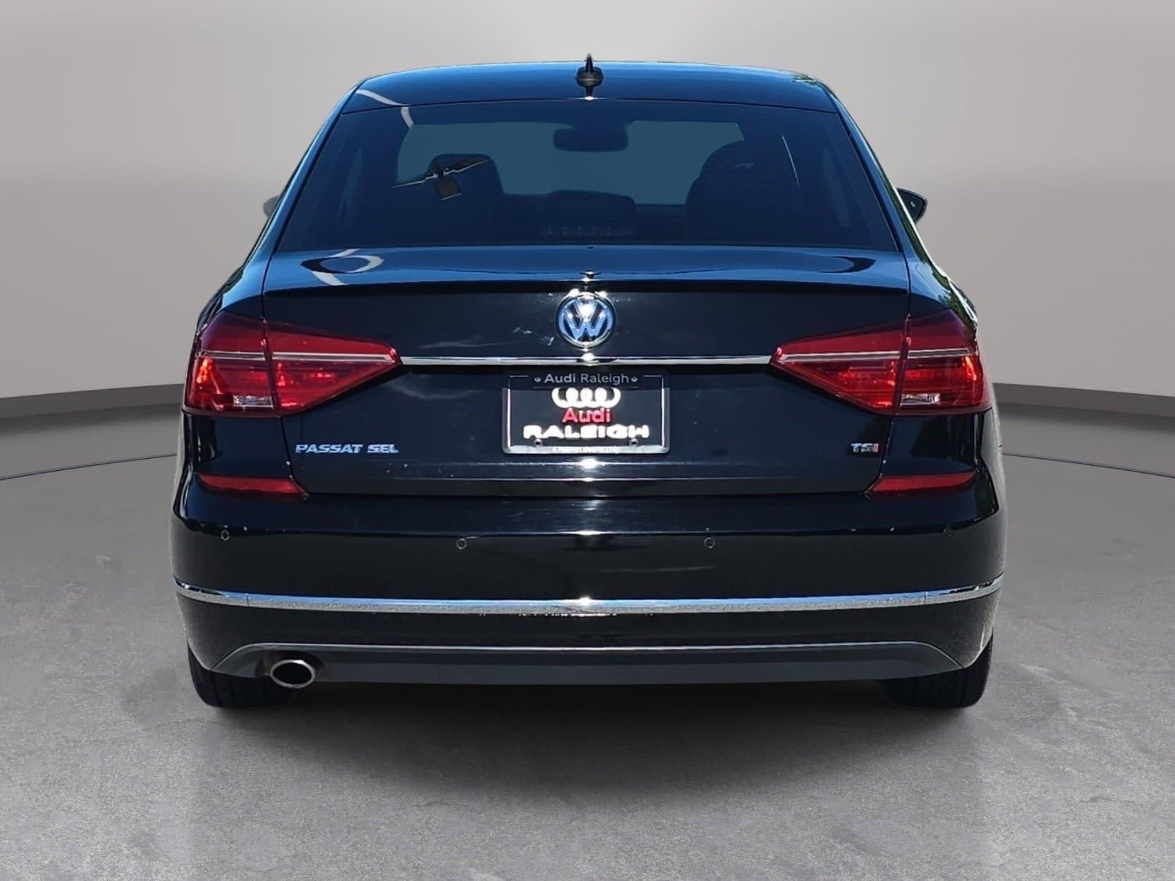 Used 2016 Volkswagen Passat 1.8T SEL Premium FWD image 8