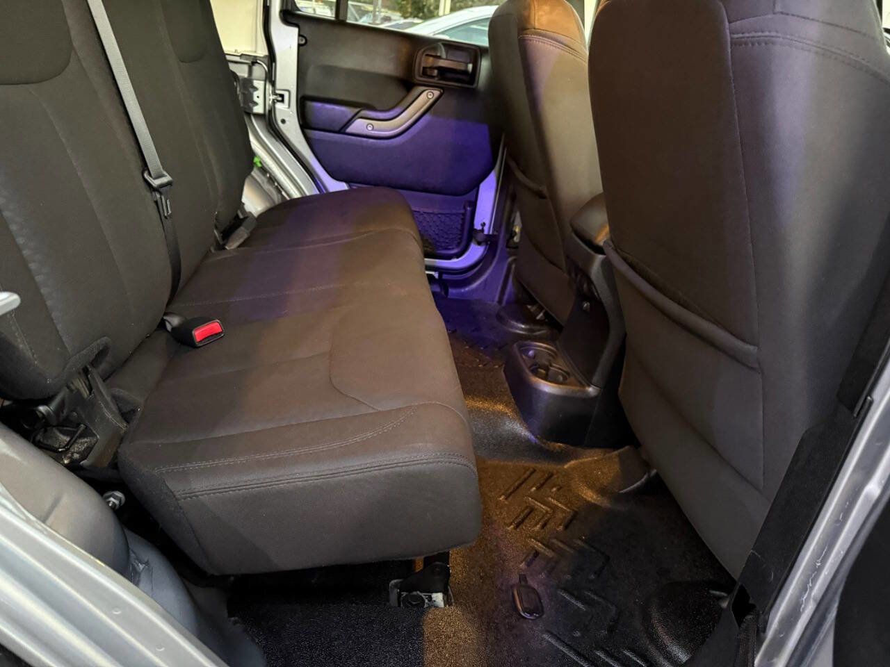 Used 2016 Jeep Wrangler Unlimited Sport image 33