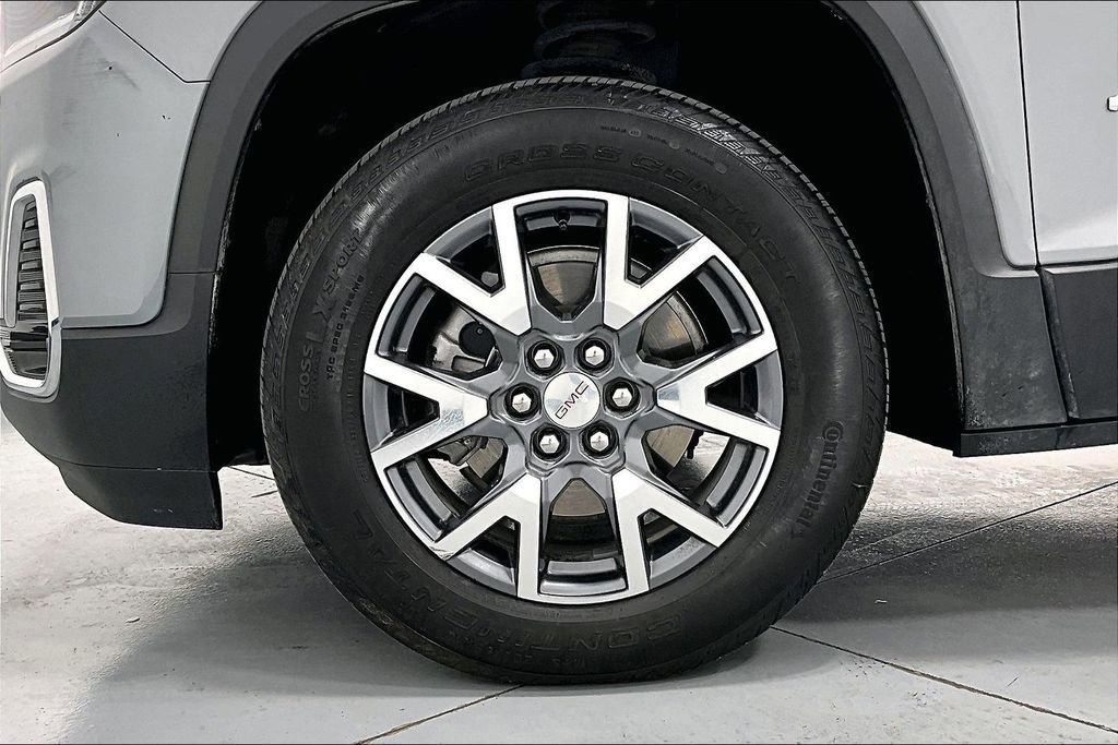 Used 2023 GMC Acadia SLT w/ Preferred Package FWD image 11