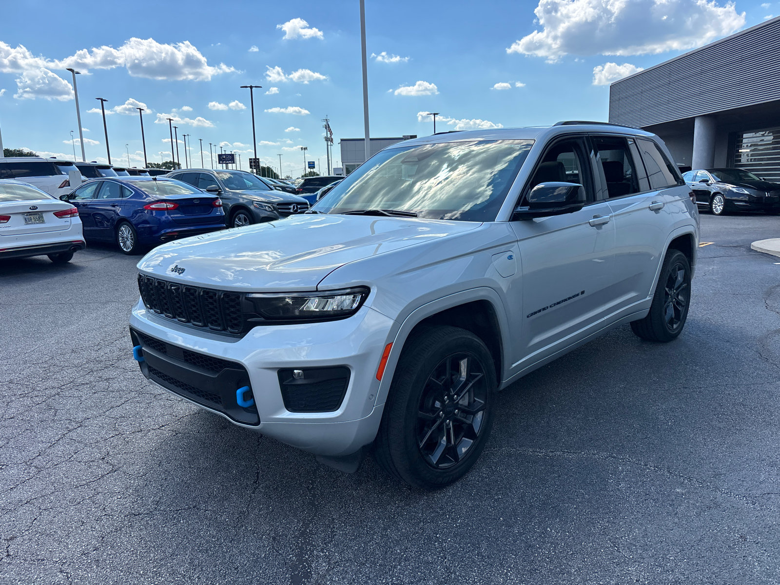 Used 2023 Jeep Grand Cherokee 30th Anniversary AWD/4WD image 3