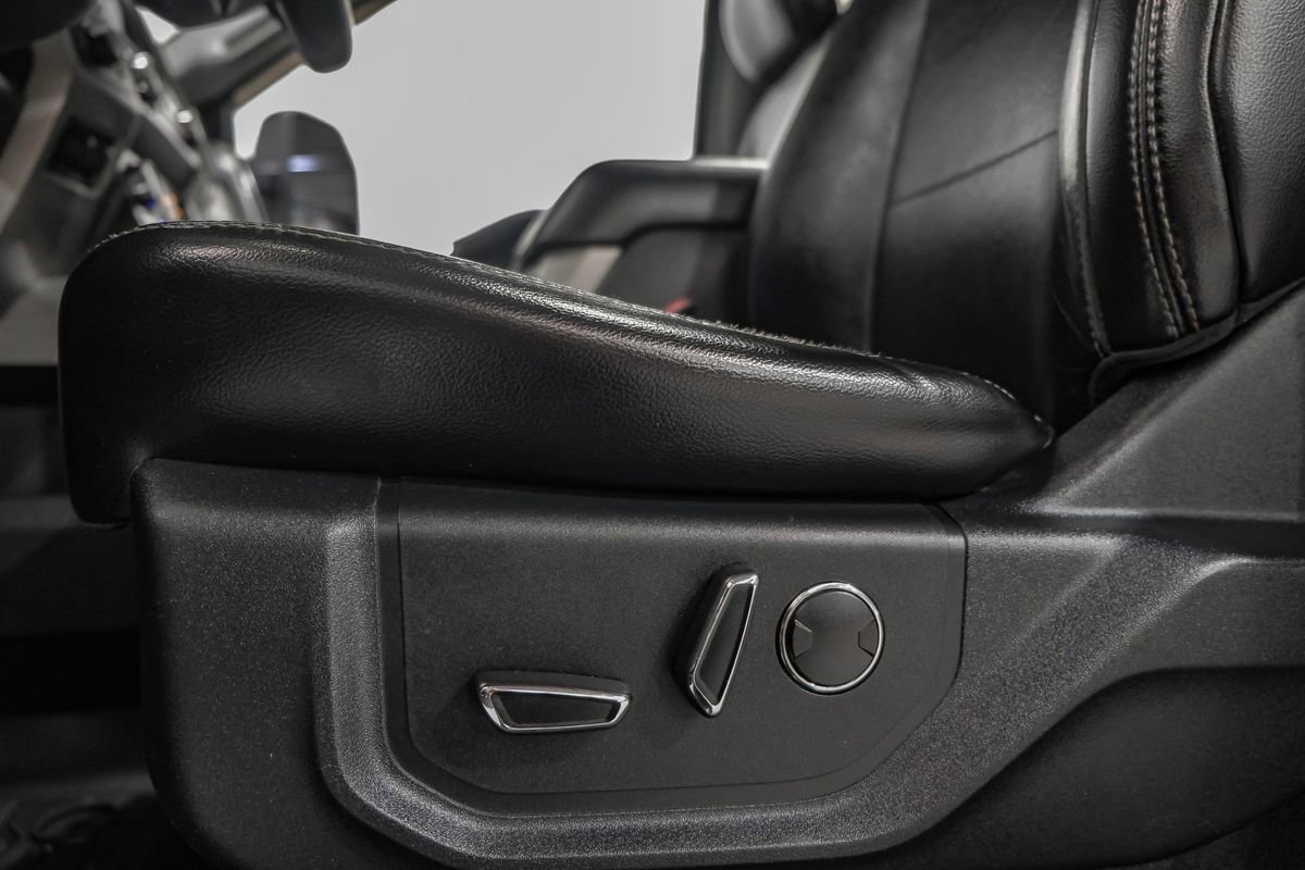 Used 2019 Ford F250 Lariat w/ Lariat Ultimate Package AWD/4WD image 32