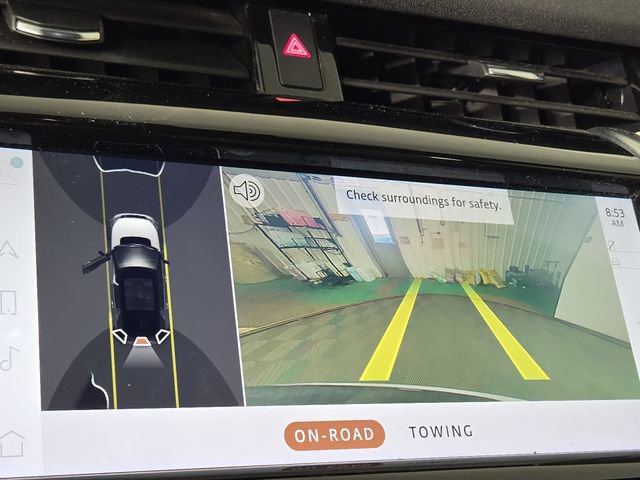 Used 2023 Land Rover Discovery Sport SE R-Dynamic image 17