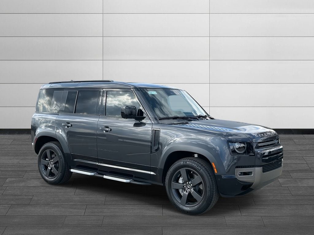 Certified 2023 Land Rover Defender 110 X-Dynamic SE AWD/4WD image 7