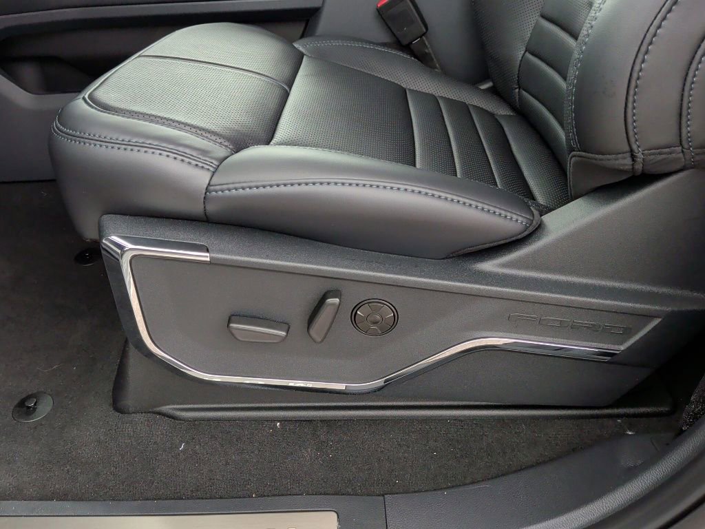 New 2026 Ford F250 Platinum image 14