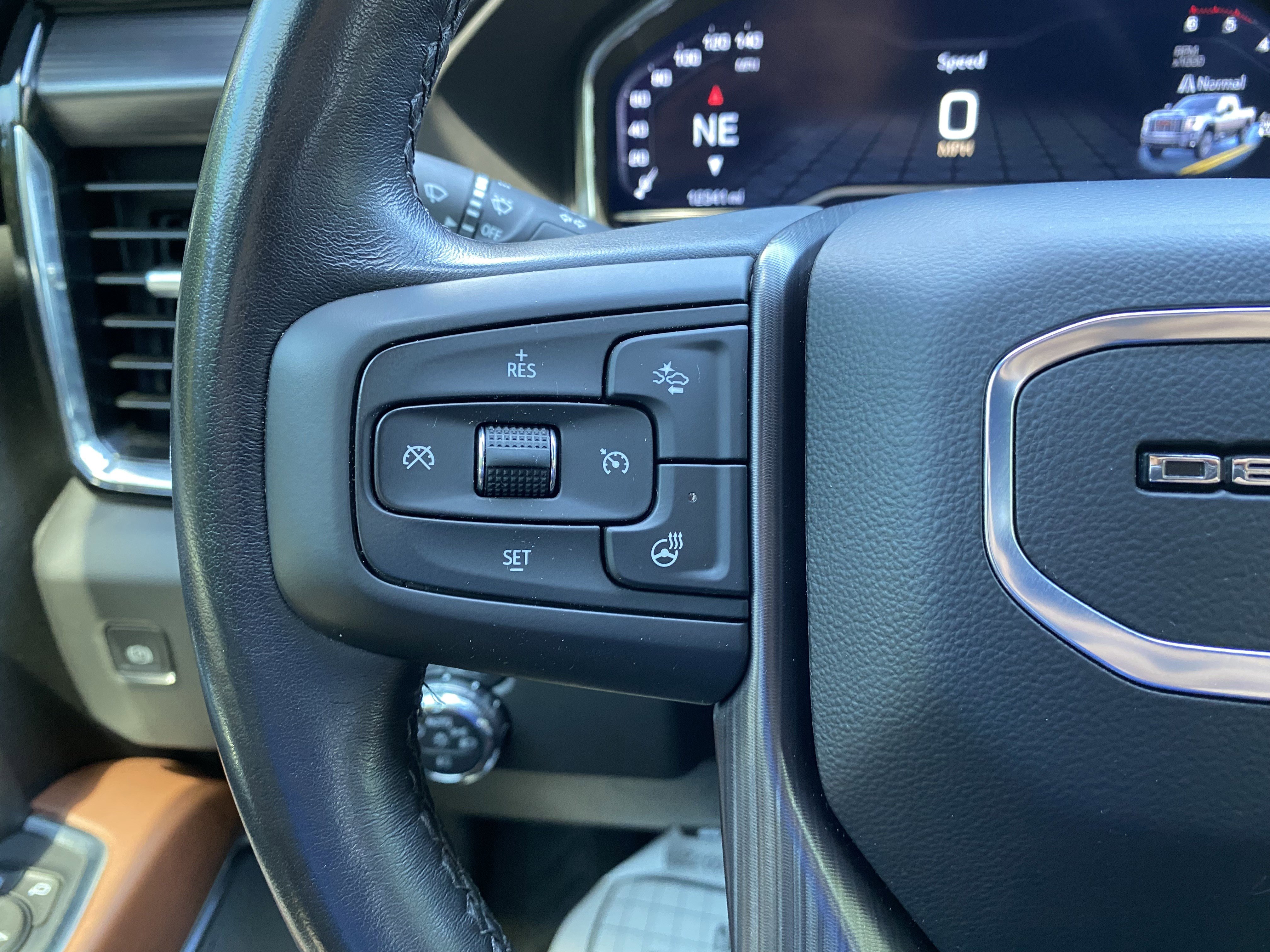 Used 2025 GMC Sierra 2500 Denali Ultimate AWD/4WD image 21