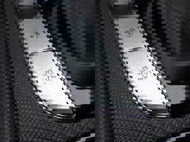 Used 2023 Hyundai Elantra Limited image 13