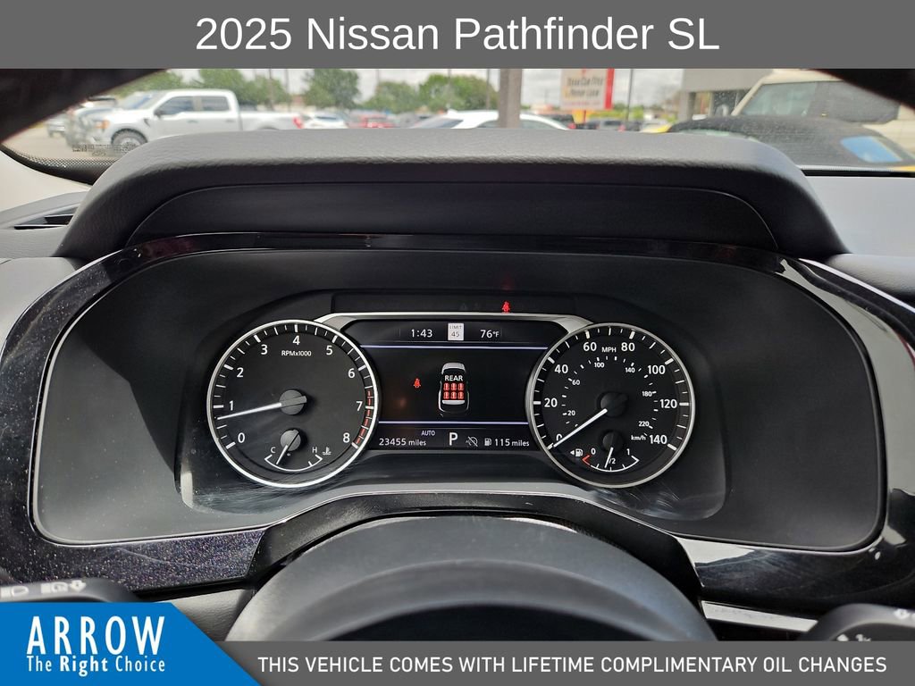 Used 2025 Nissan Pathfinder SL AWD/4WD image 26