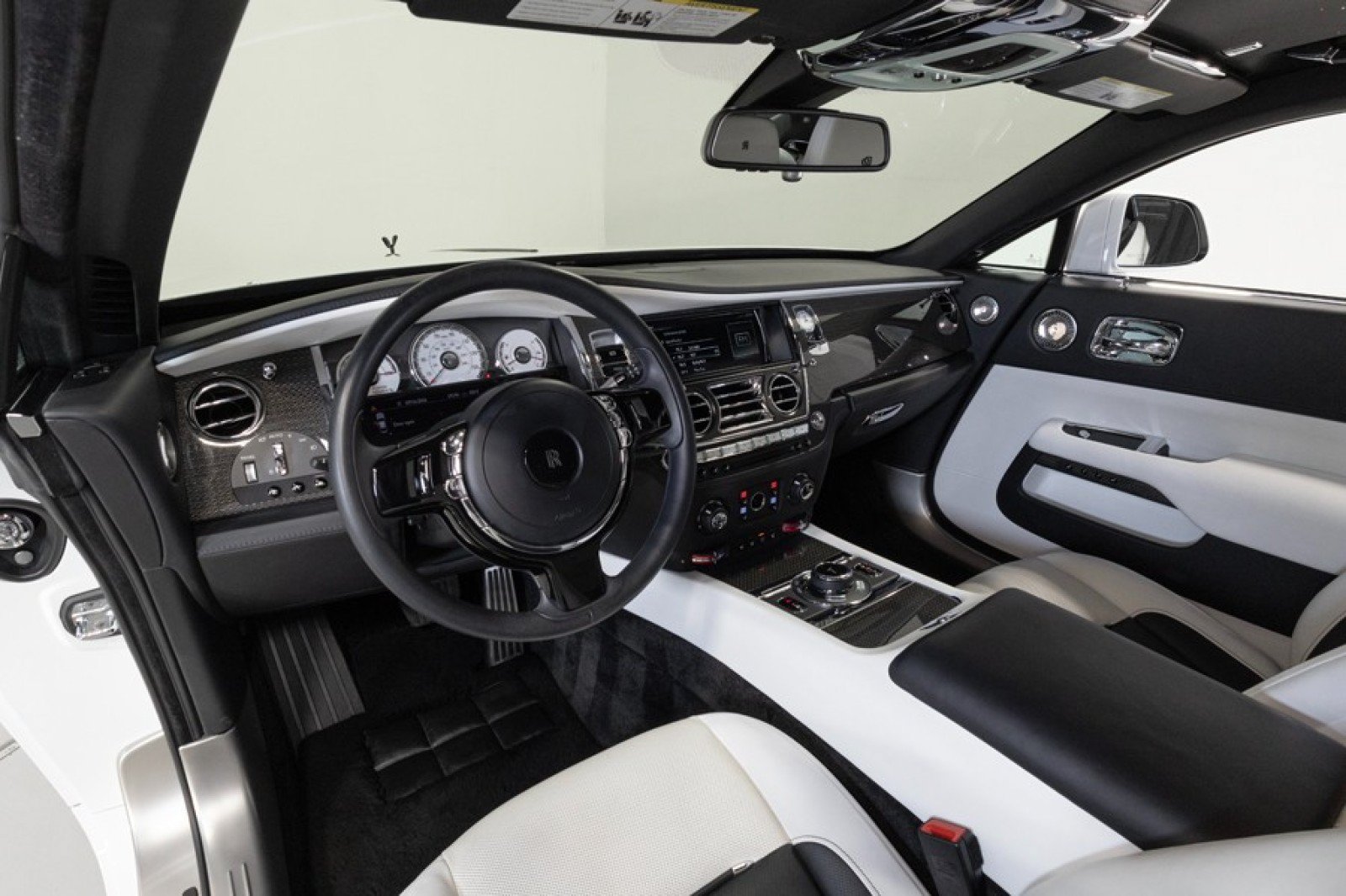 Used 2021 Rolls-Royce Wraith RWD image 5