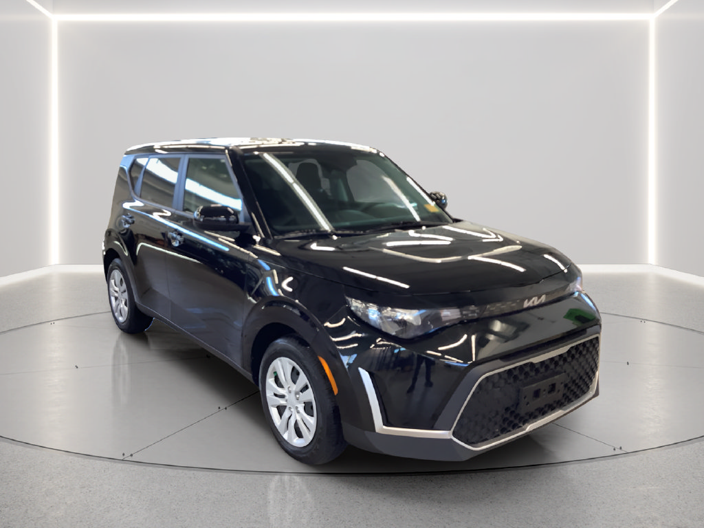 Certified 2023 Kia Soul LX FWD image 4