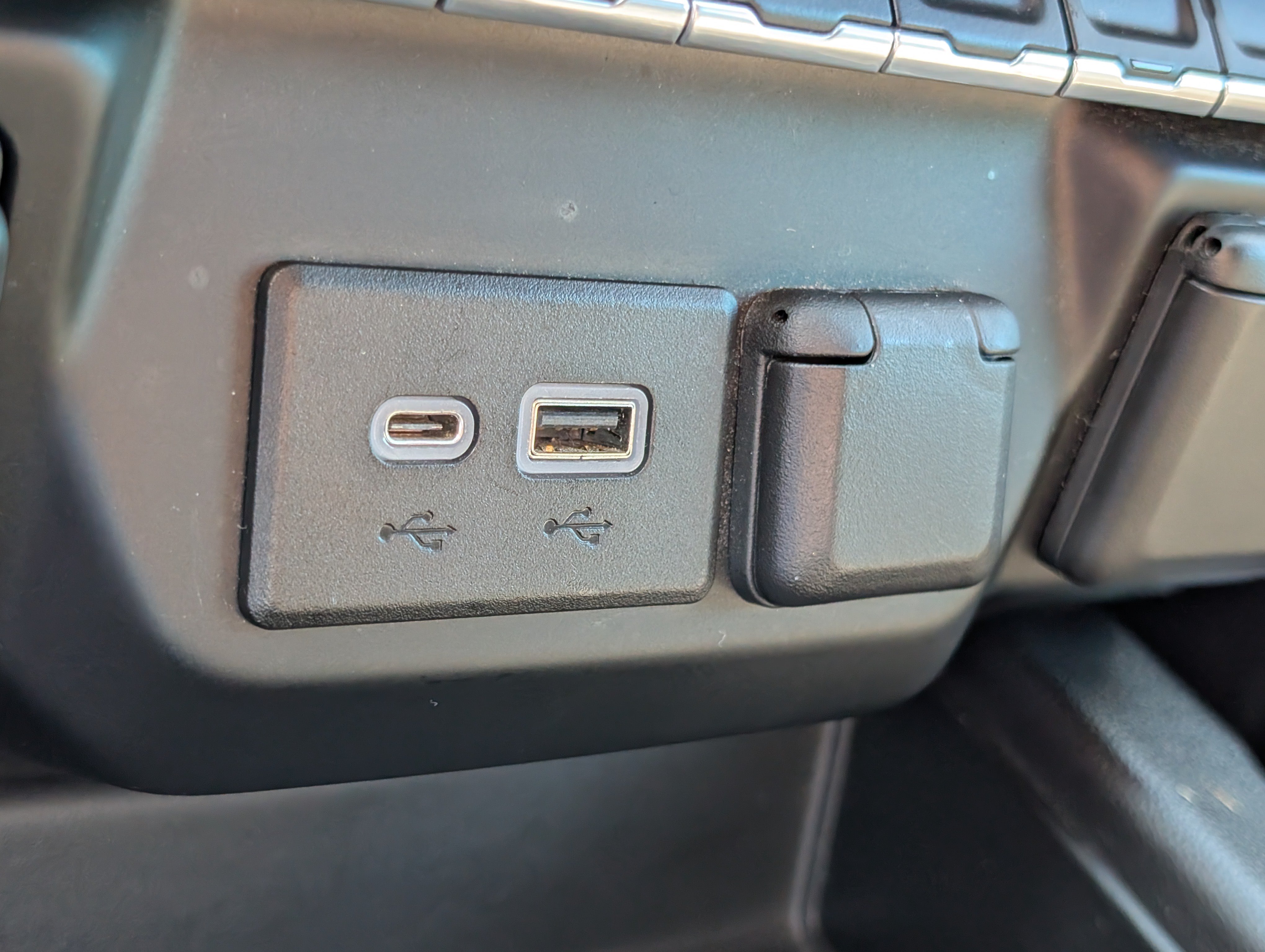 Used 2020 Chevrolet Silverado 1500 RST AWD/4WD image 27