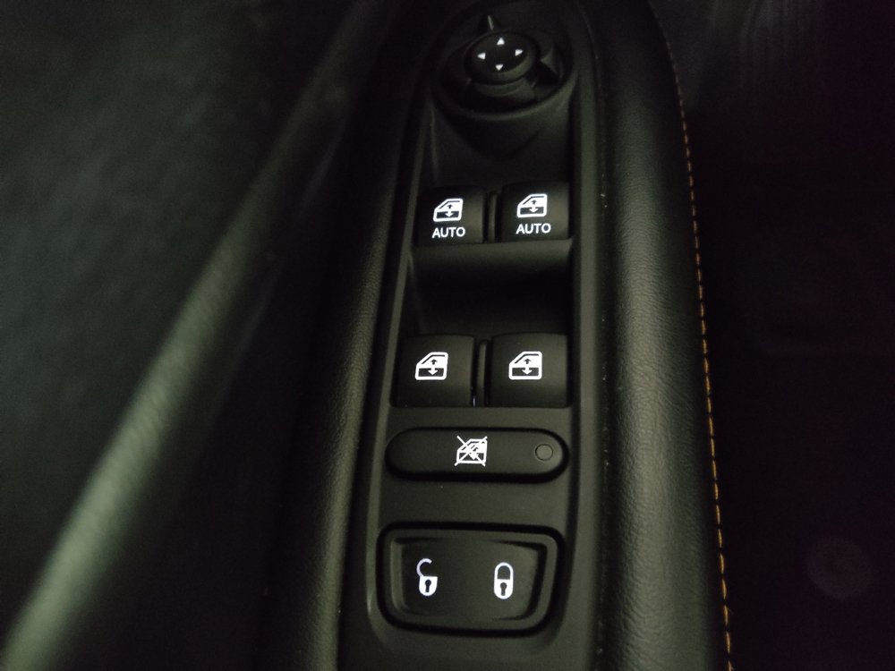 Used 2018 Jeep Compass Latitude w/ Popular Equipment Group image 27