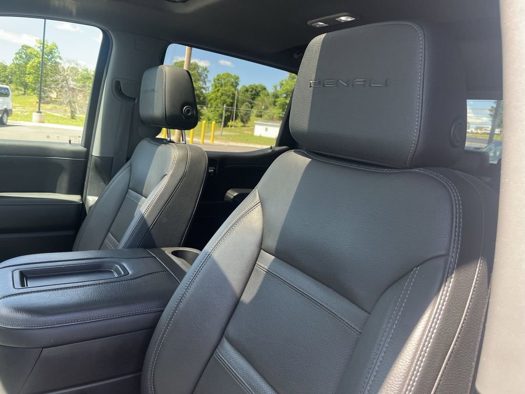 Used 2022 GMC Sierra 1500 Denali w/ Denali Premium Package AWD/4WD image 11