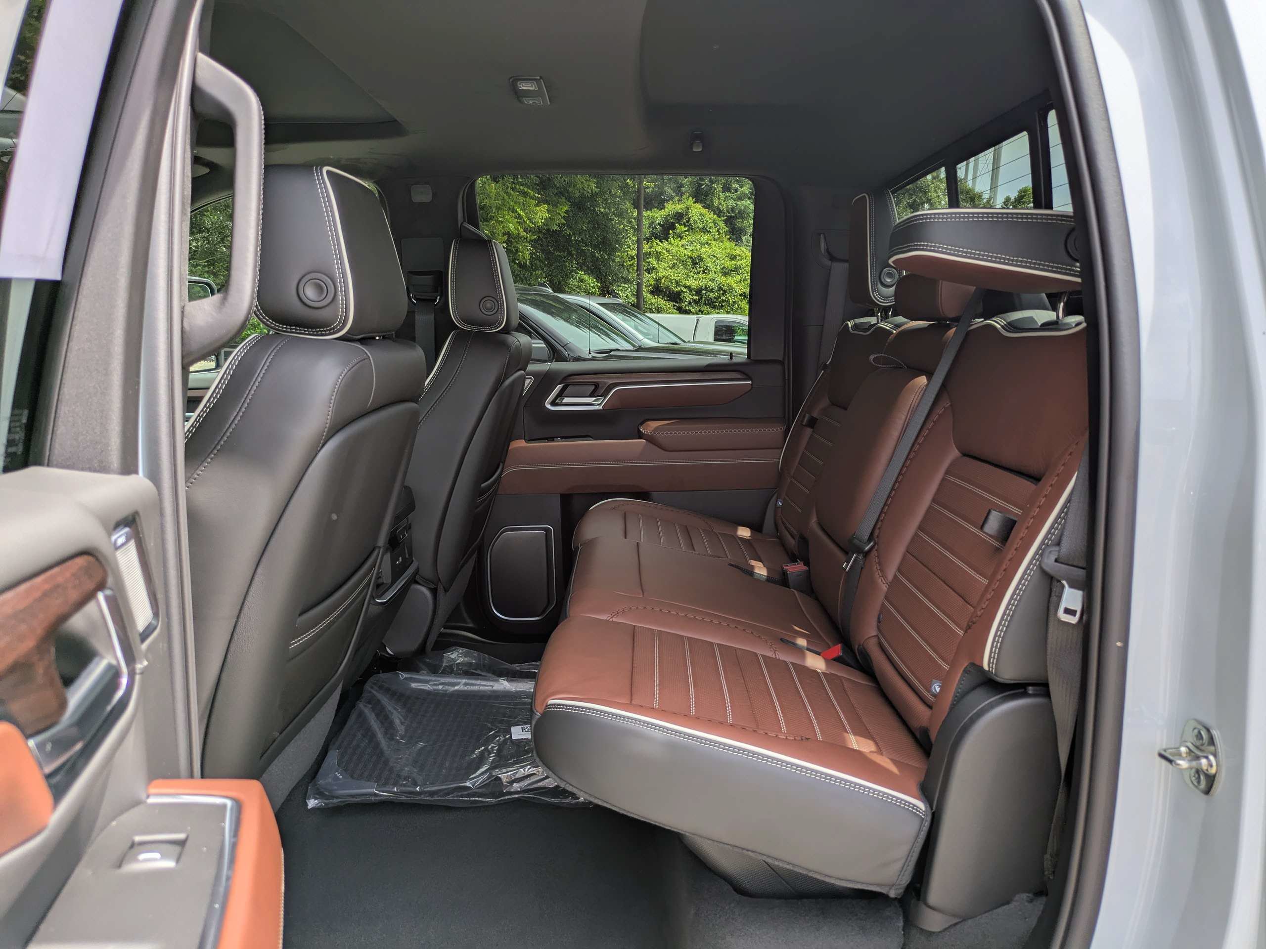 New 2026 GMC Sierra 2500 Denali Ultimate w/ Max Trailering Package AWD/4WD image 15