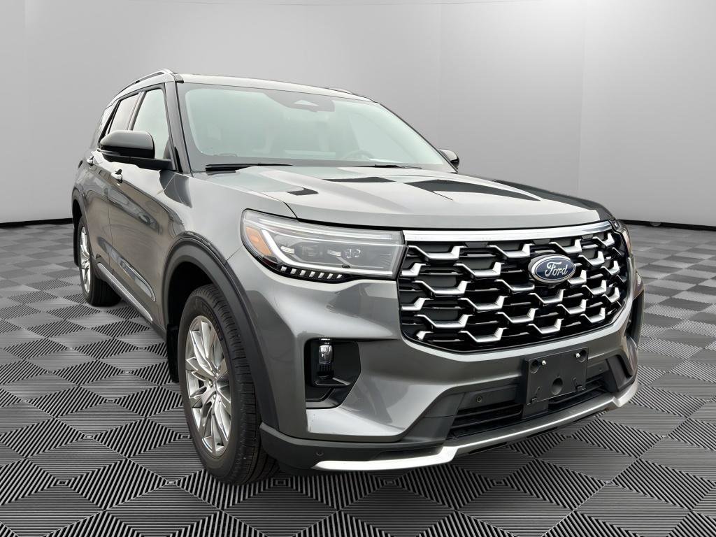 Used 2025 Ford Explorer Platinum image 1