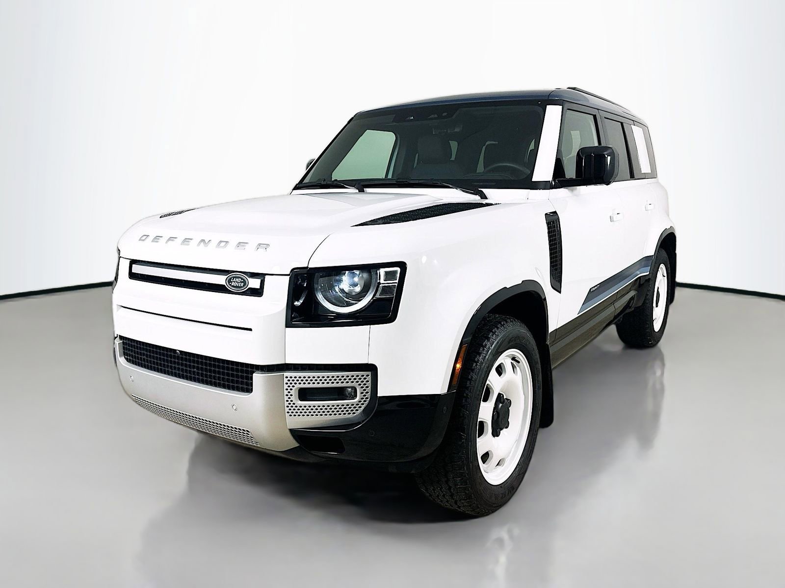 Used 2025 Land Rover Defender 110 S AWD/4WD image 1