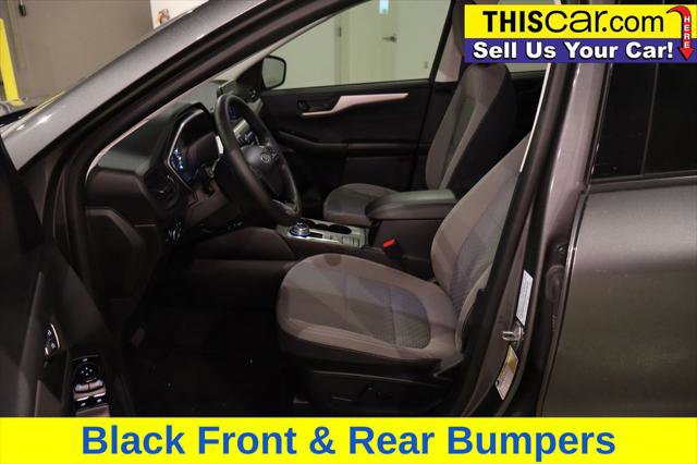 Used 2022 Ford Escape SE w/ SE Sport Appearance Package image 17