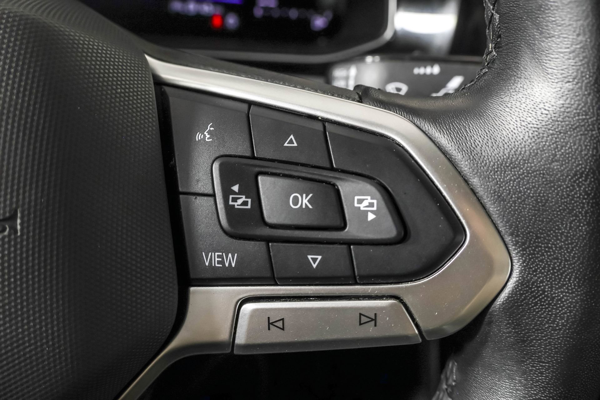 Used 2025 Volkswagen Jetta SE image 27