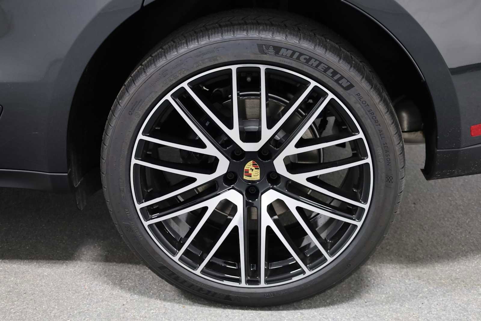 New 2026 Porsche Macan image 47