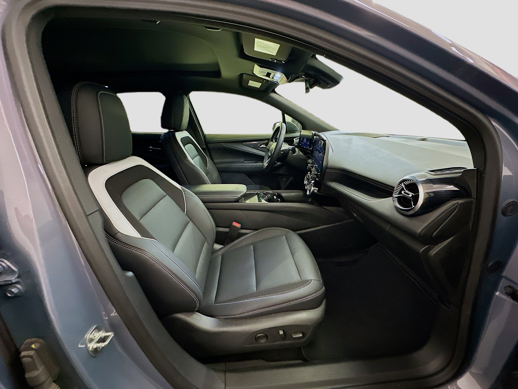 Used 2024 Chevrolet Blazer EV LT image 34