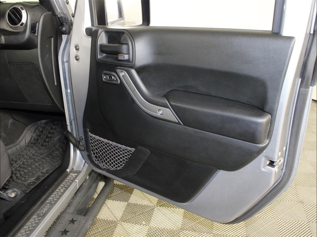 Used 2018 Jeep Wrangler Unlimited Sport S image 29