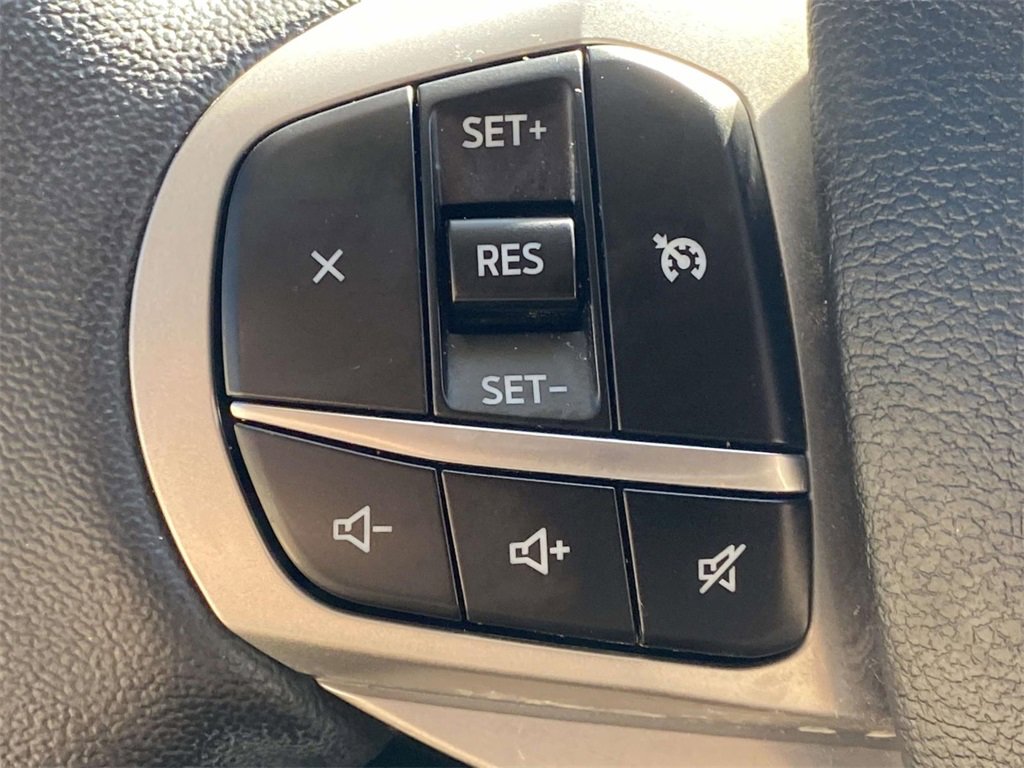 Used 2021 Ford Explorer XLT w/ Equipment Group 202A image 30