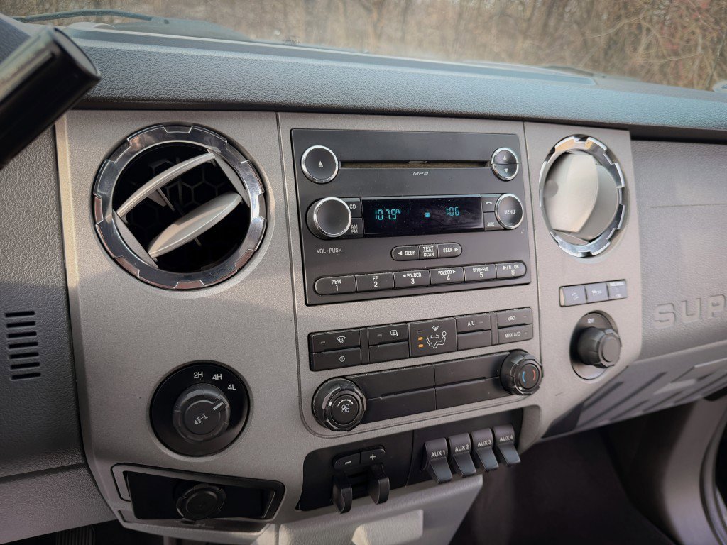 Used 2011 Ford F250 XLT w/ XLT Interior Pkg image 16