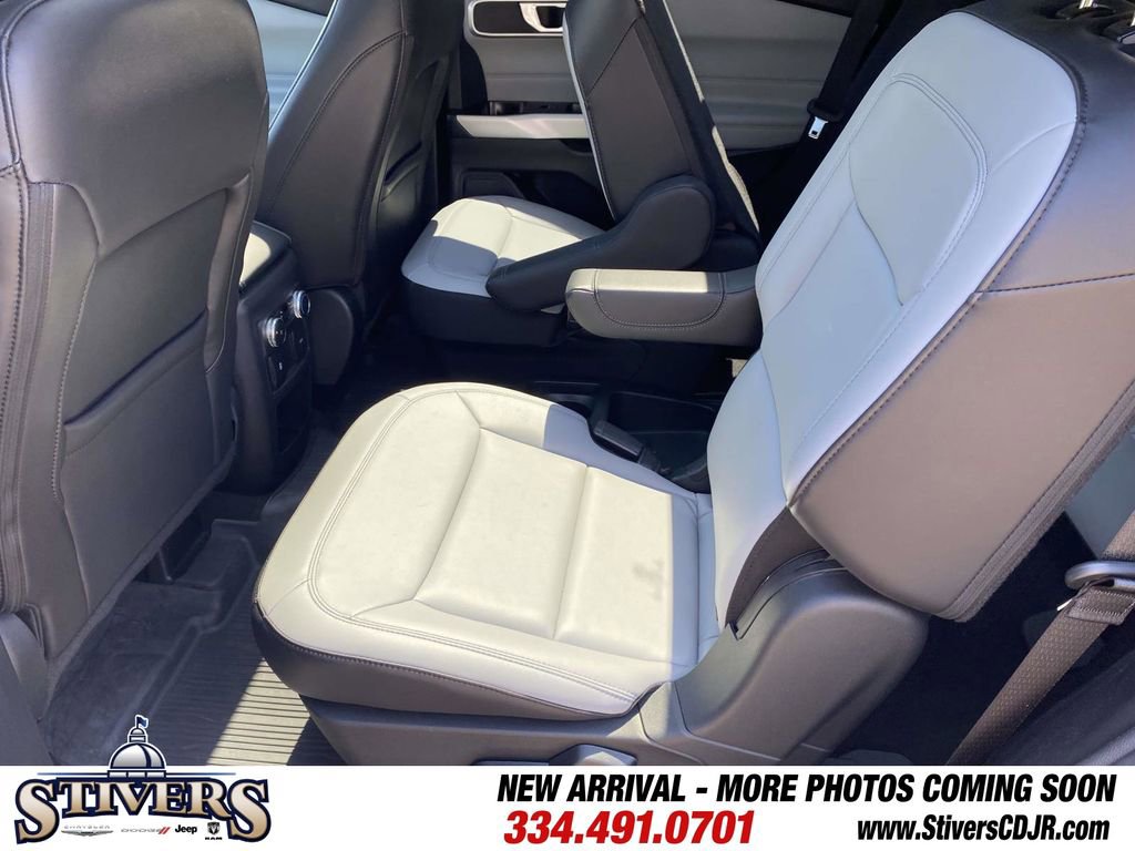 Used 2021 Ford Explorer XLT w/ Equipment Group 202A RWD image 14