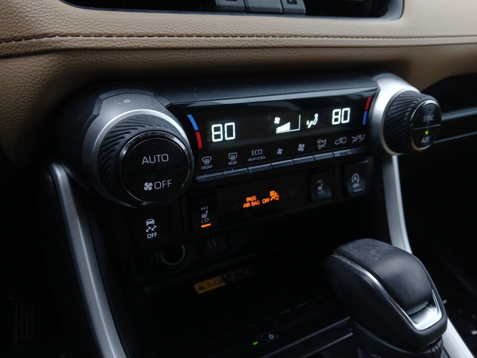 Used 2023 Toyota RAV4 XLE Premium image 20