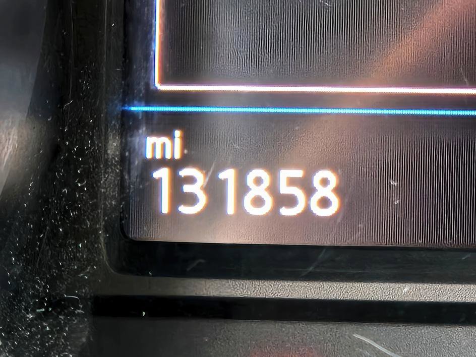 Used 2020 Volkswagen Tiguan SE image 30